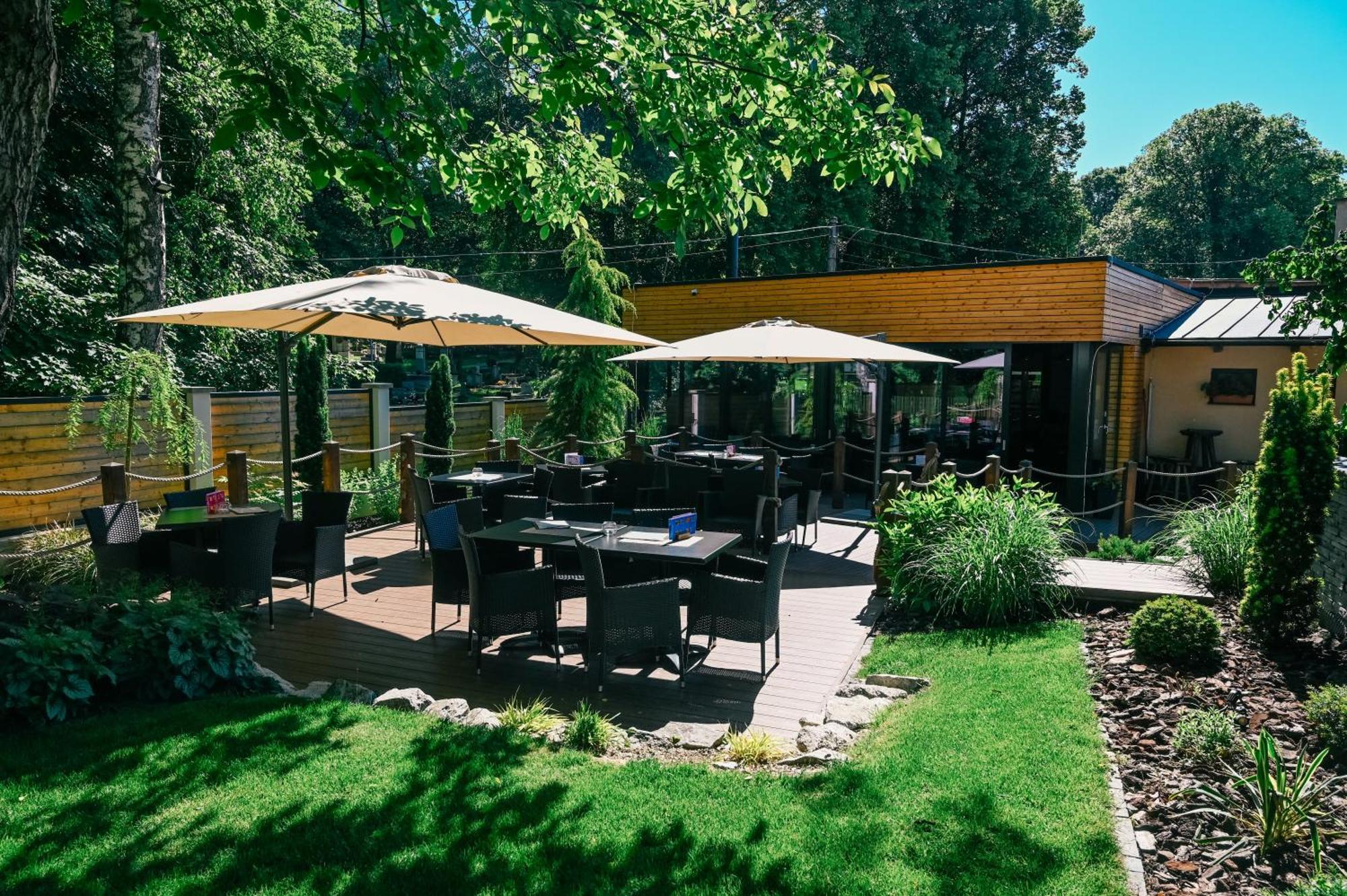 Penzion U Jakuba & Restauracia Bezplatne Parkovanie Martin Exteriör bild