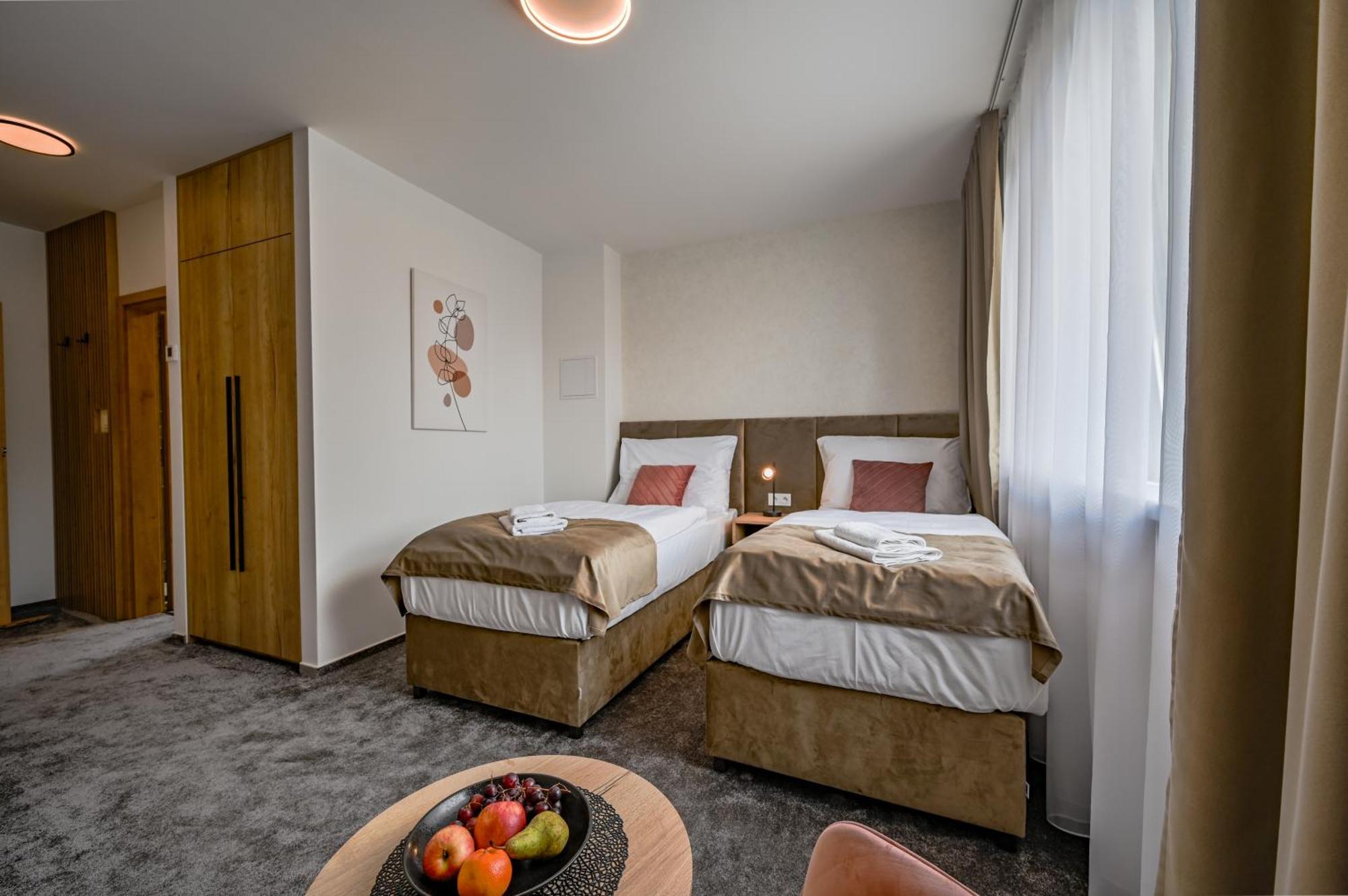 Penzion U Jakuba & Restauracia Bezplatne Parkovanie Martin Exteriör bild